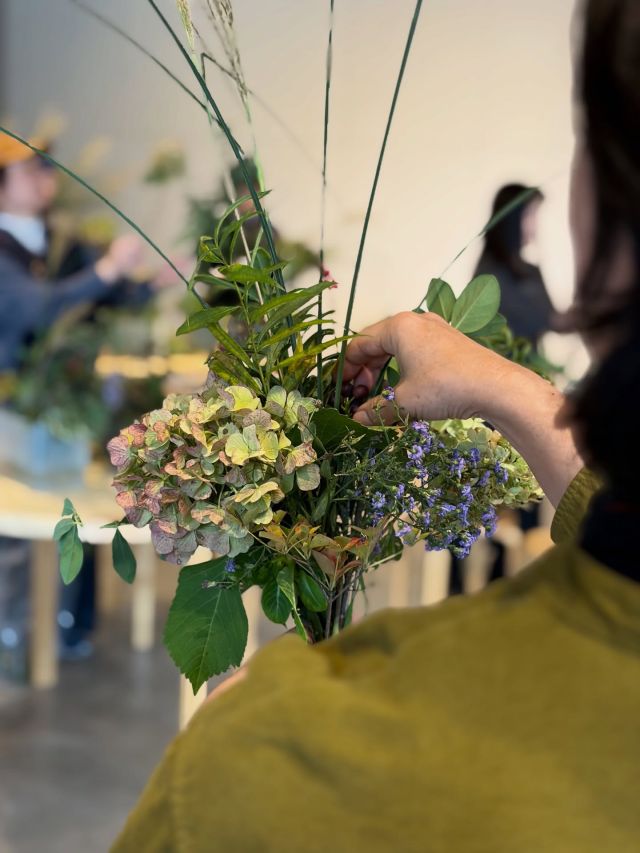 10(Oct.)
【WELL-BEING CLASS】  GREEN SPRINGSの環境を活かした体験プログラム。
お一人でも、ご友人と一緒でも、気楽にトライできるところが魅力です✨  10月は
・ゼロから始めるInstagram⼊⾨
・やさしい美容バレエ
・カラダ整う アニマルフロー（タオル付）
・ウクレレ弾き語り講座（①未経験レベル）
・ウクレレ弾き語り講座（②初級レベル）
・「見た目」と「体型」を変えるウォーキング
・インフルエンサーに直接聞く！〈裏側編〉
・ゆったり朝PARK太極拳
・優しいピラティス
・ビューティーフロアバレエ
・刺しゅう入り あづま袋のランチバッグ
・秋の摘み草ブーケ
・ゆったり朝PARKヨガ（ドリンク付き）
等の講座を実施いたしました。  11月の講座はこちら👇
・ゆったり朝PARK太極拳
・やさしい美容バレエ
・カラダ整う アニマルフロー（タオル付）
・蜜ろうクリーム作り&アロマハンドトリートメント体験
・優しいピラティス
・ゆったり朝PARKヨガ（ドリンク付き）
・ランチ付・「見た目」と「体型」を変えるウォーキング
・心とからだを整えるWELL-BEINGエクササイズ
・2025年最新！インスタアルゴリズム攻略
・ママと赤ちゃんのリラックスケア＆ベビーマッサージ
・インフルエンサーに直接聞く！〈仕事編〉ブランチ付き
・ウクレレ弾き語り講座（①未経験レベル）
・はじめてのウクレレの選び方＆②初級レベル  ◆お申込み詳細はプロフィールのリンクへ◆
@wellbeingclass  この機会にぜひウェルビーイングなひとときをお過ごしください🌱  #greensprings #グリーンスプリングス
#greensprings_jp
#tachikawa #立川
#wellbeing #ウェルビーイング
#wellbeingclass #ウェルビーイングクラス